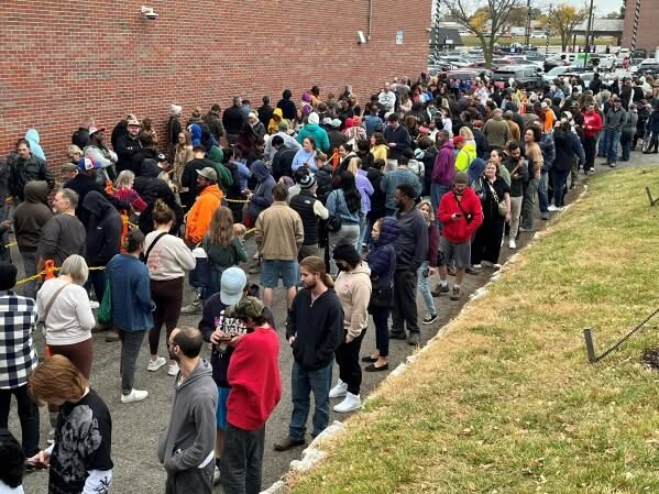 Crowds lined up in Richmond